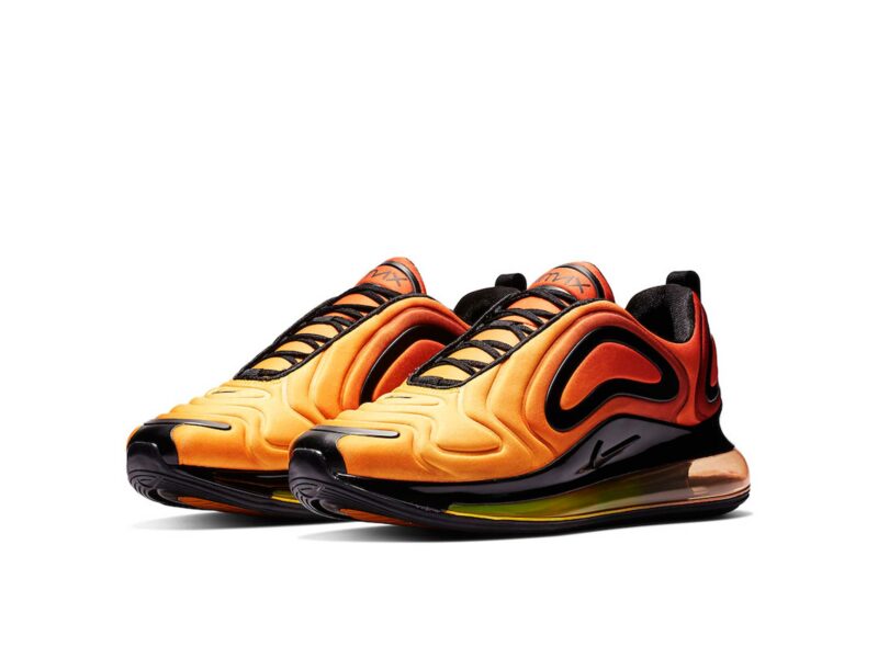 Nike Air Max 720 черные с желтым (35-44)