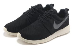 Nike Roshe Run черно-белые (35-44)