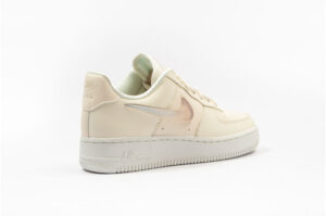 Nike Air Force 1 LV8 бежевые (35-39)