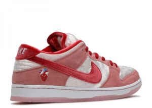 Nike X Strangelove Skateboards Dunk Low Pro QS розово-красные нубук-вельвет мужские-женские (35-44)